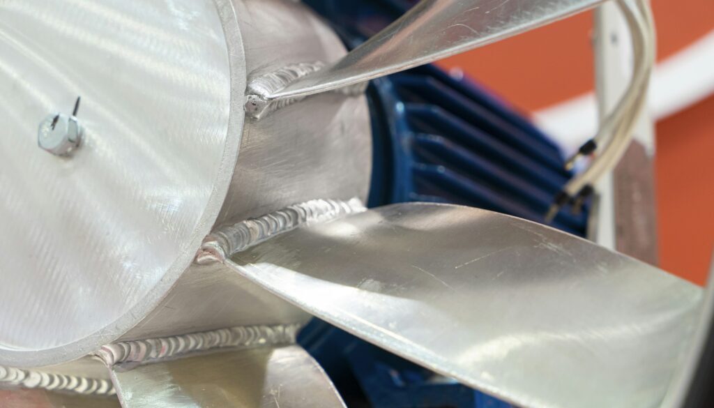 Industrielle Ventilatoren zur Kühlung von Maschinen und Anlagen Industrielle Ventilatoren zur Kühlung von Maschinen und Anlagen