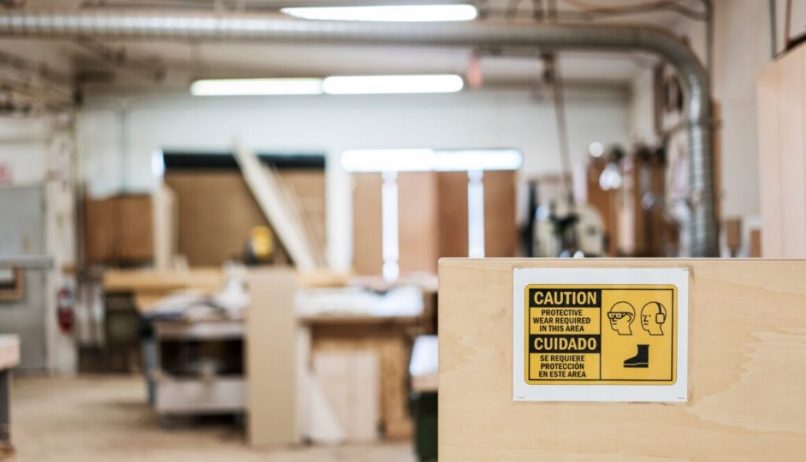 Sicherheitsschilder in der Industrie: Was ist vorgeschrieben?